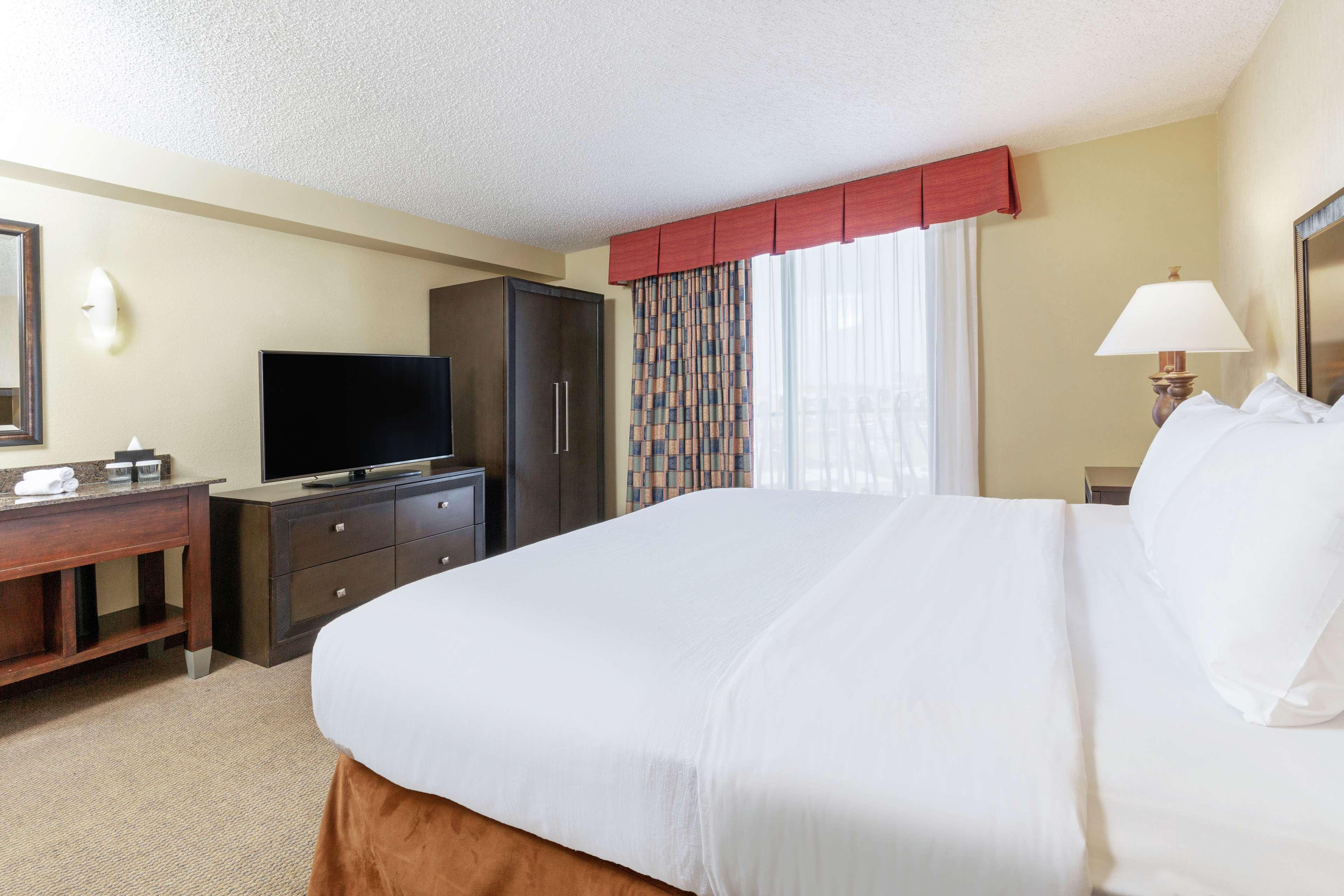 Embassy Suites By Hilton Kansas City Plaza Экстерьер фото