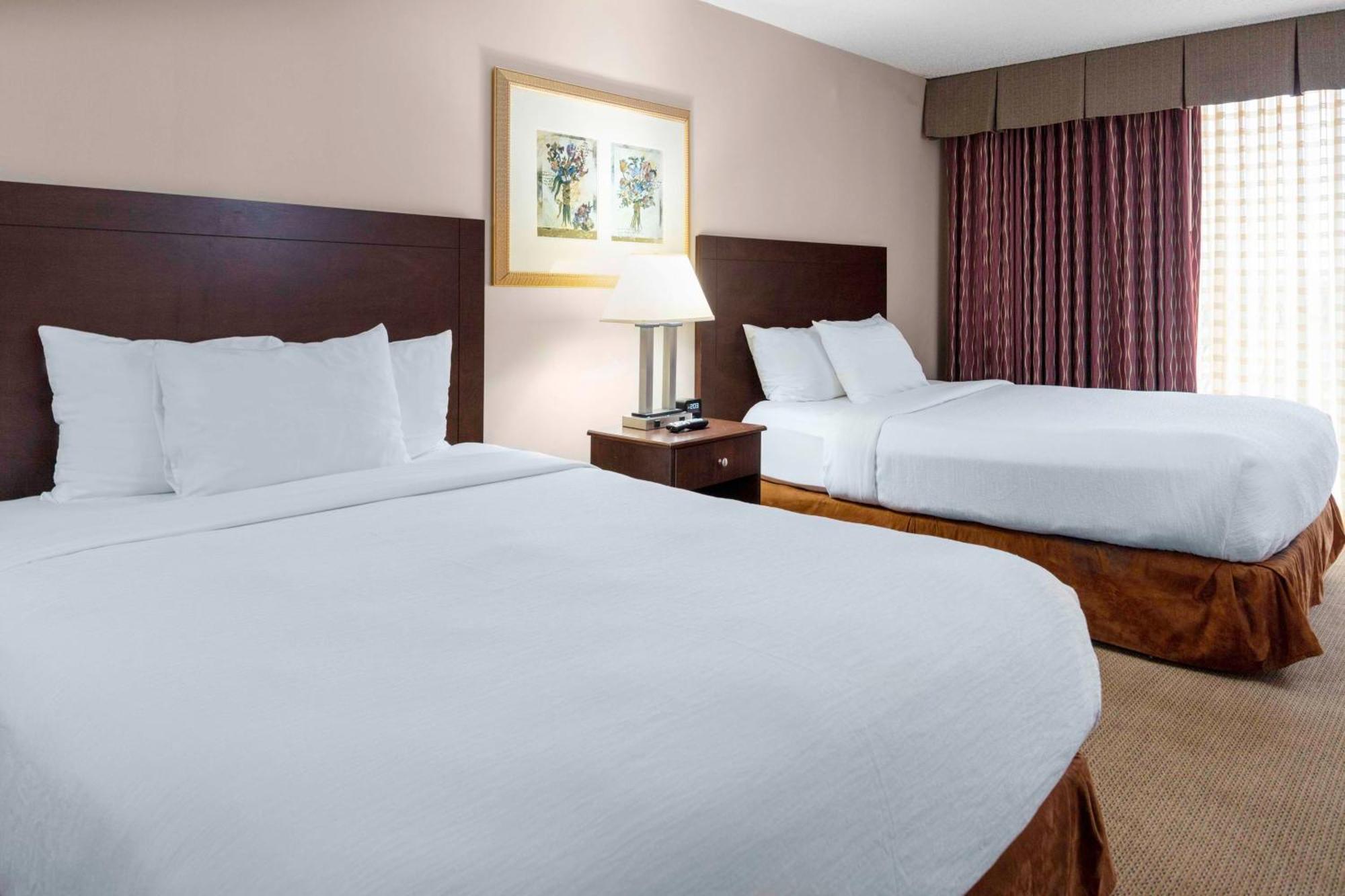 Embassy Suites By Hilton Kansas City Plaza Экстерьер фото