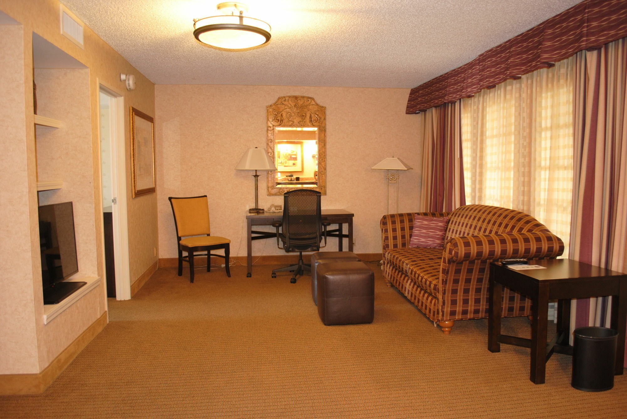 Embassy Suites By Hilton Kansas City Plaza Экстерьер фото